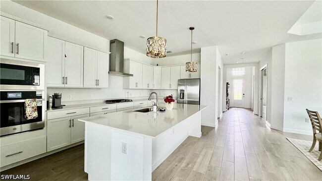 Building Photo - 15048 Pinehurst