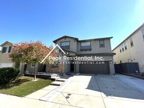 Building Photo - Updated 4bd/3ba Fair Oaks Home with Large ...