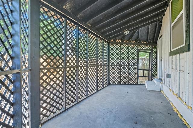 Building Photo - 728 S Elm St