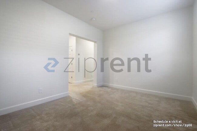 Building Photo - Unit