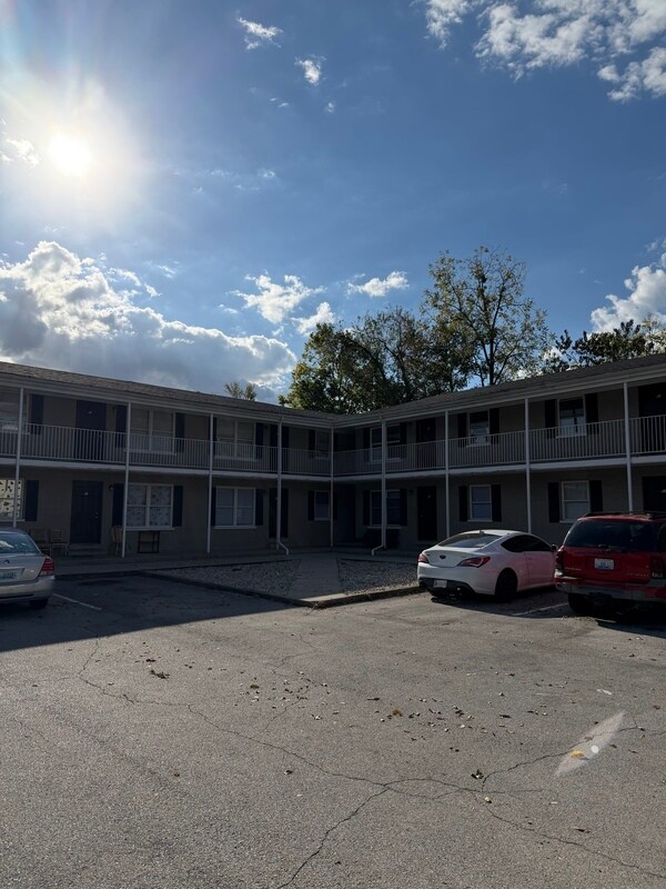 Building Photo - 250 Herndon St