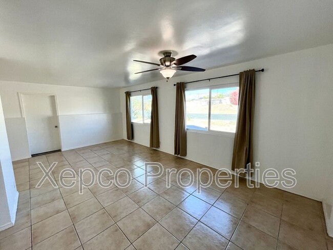 Building Photo - 10730 Cactus Dr