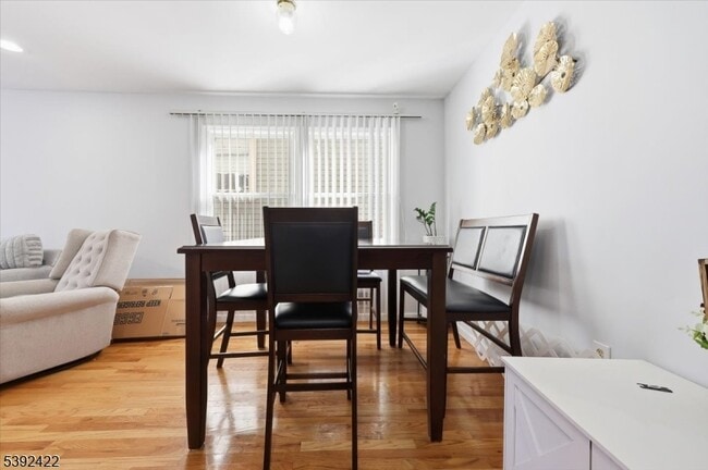 Building Photo - 245 Burgess Pl