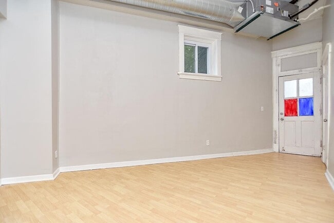 Building Photo - 5409 Lansdowne Ave
