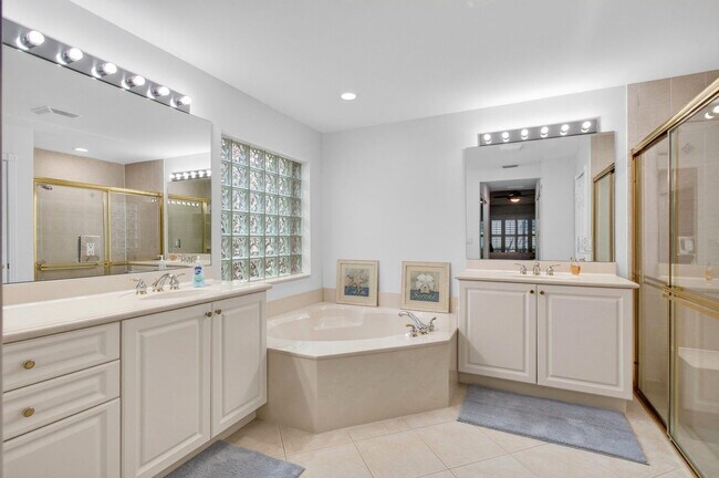 Building Photo - 9895 Tallyrand Dr