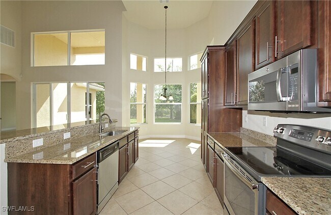 Building Photo - 11091 Sparkleberry Dr
