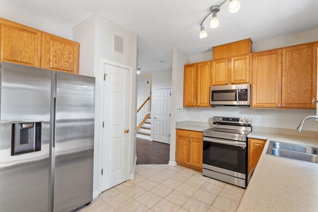 Building Photo - 1 Edgebrook Cir