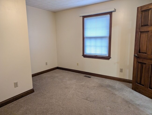 Building Photo - 4 Bedroom Beavercreek Home - AVAILABLE NOW!