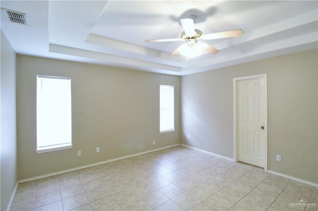 Building Photo - 15 N Edison Ave