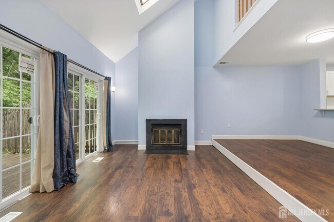 Building Photo - 1609 Mulberry Ct