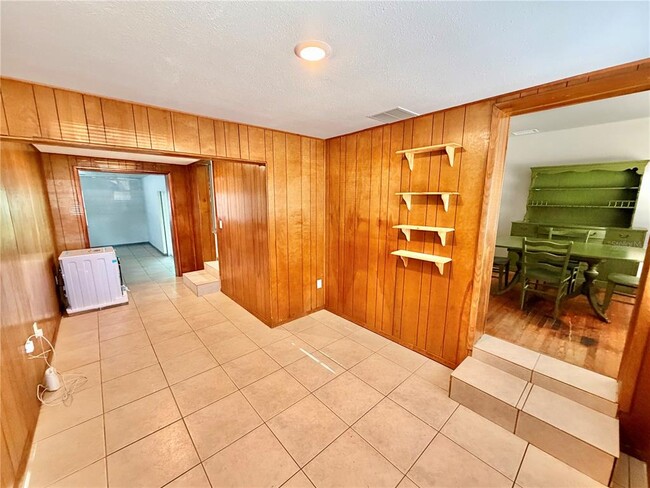 Building Photo - 1017 W Blann Dr