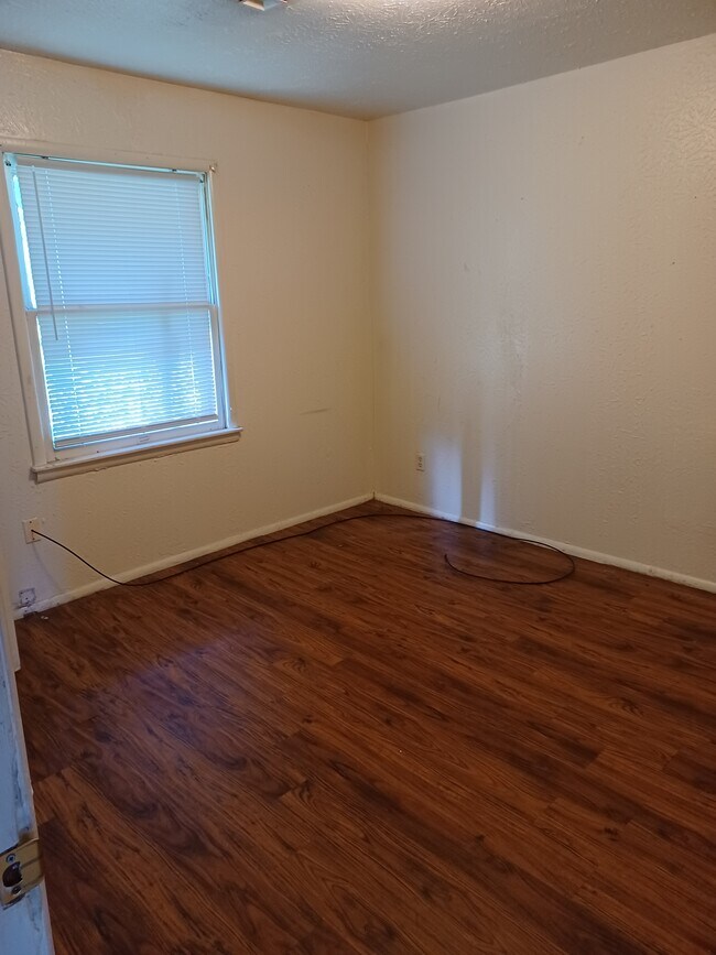 bedroom - 1410 NW Taylor Ave
