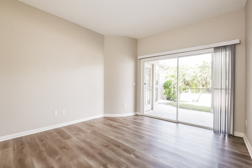 Building Photo - 1409 Center St