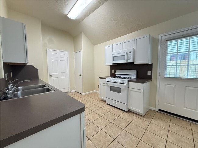 Building Photo - 6615 Highwind Bend Ln