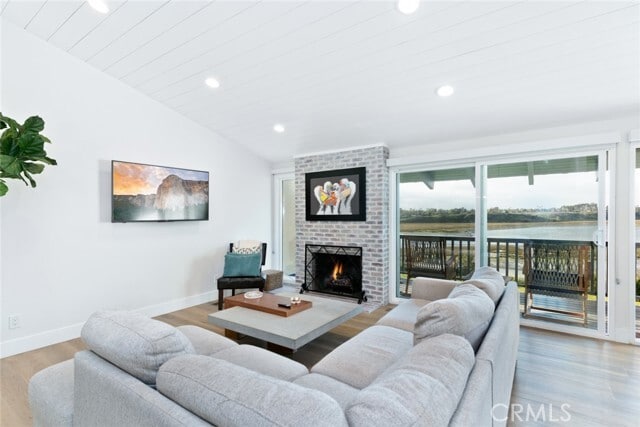 Building Photo - 303 Esperanza