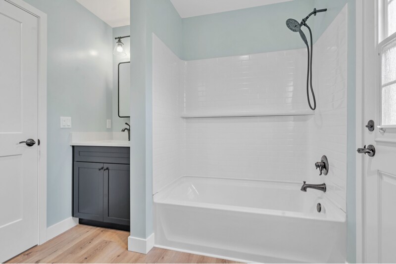 Building Photo - 1304 Basswood Ave