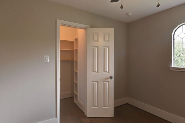 Building Photo - 1706 Cedar Creek Ct