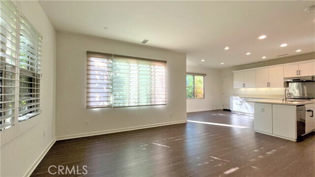 Building Photo - 155 Excursion