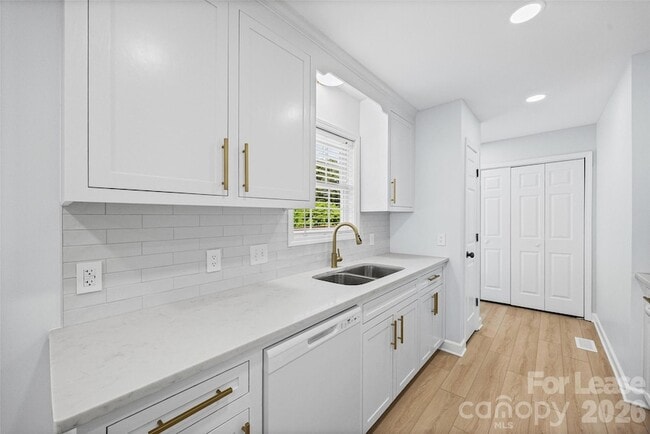 Building Photo - 425 Griggs Rd