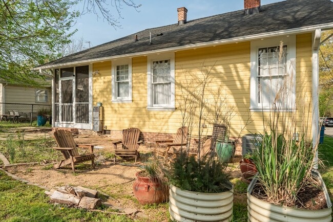 Building Photo - Gorgeous Home in Durham!