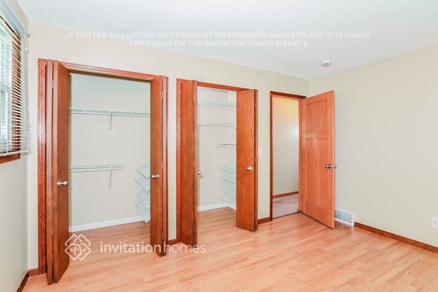 Building Photo - 707 S Shore Dr