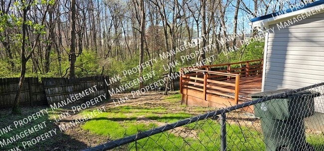 Building Photo - 2211 W Shepherd Rd