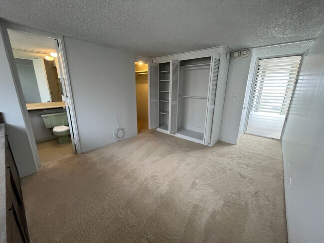 Building Photo - Academy Tower (Ward Ave/Honolulu) - 2 bedr...