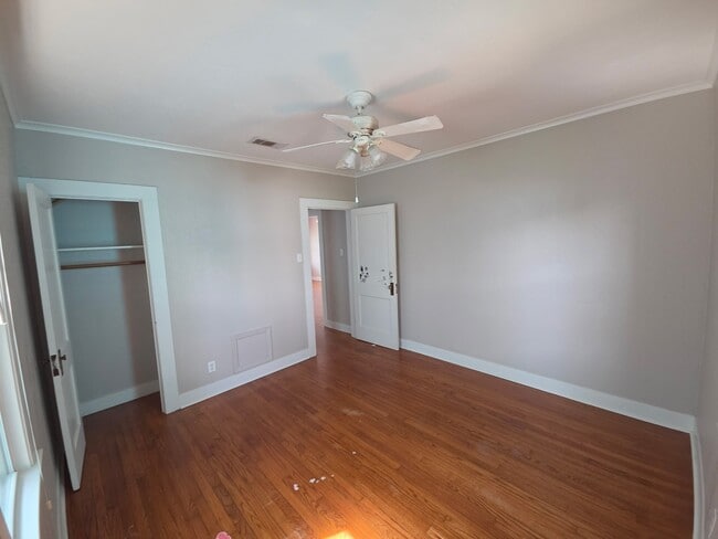 Building Photo - 5208 Bernardo De Galvez Ave
