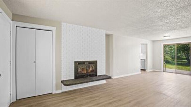 Building Photo - 10420/10422 E Mission Ave