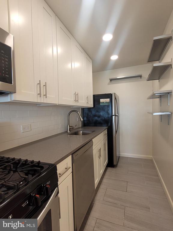 Building Photo - 210 Locust St