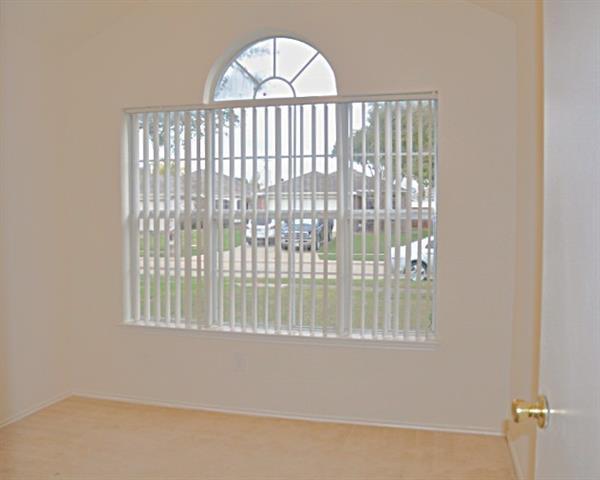 Building Photo - 2305 Brookview Dr