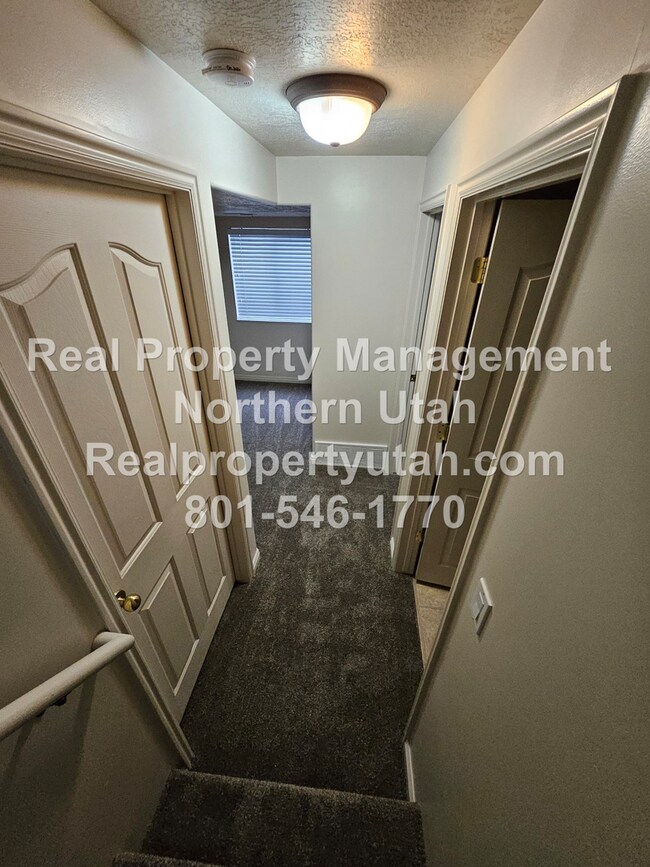 Building Photo - Beautiful 4 Bed 3 Bath Layton Home