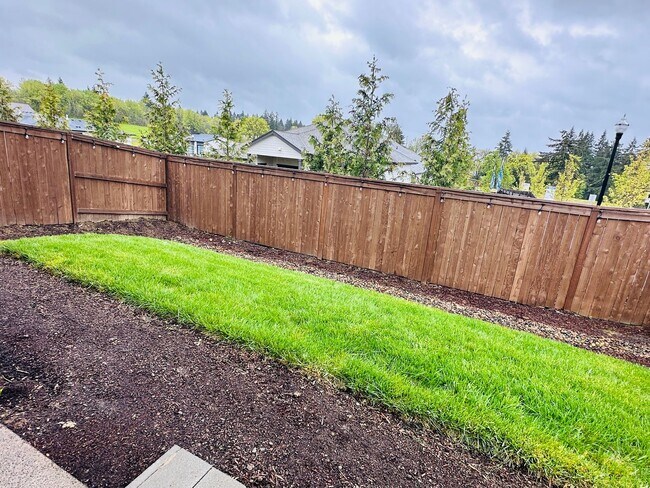 Building Photo - Beautiful Nearly New Ridgefield Home