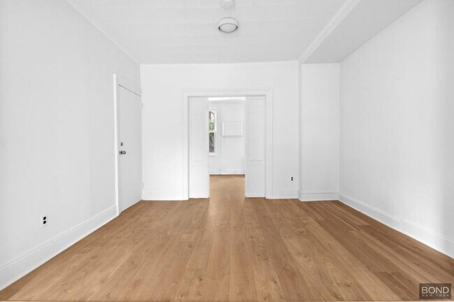 Primary Photo - 2 bedroom in BROOKLYN NY 11211