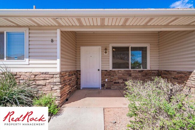 Building Photo - Spacious 3 Bedroom Home in Ivins!