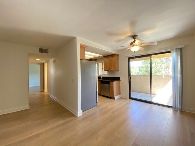 Building Photo - 2 Bedroom, 2 Bath, Downstairs Condo!