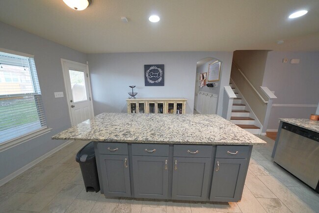 Building Photo - Gorgeous 5 Bedroom Rental in Cibolo! Realtor Commmission: $400