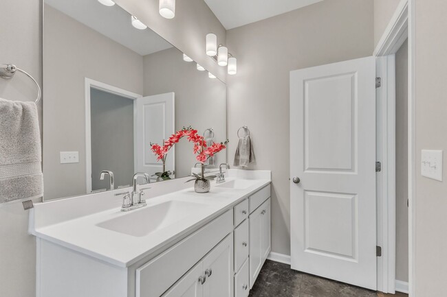Building Photo - 3/3.5 NC State Townhome Near Centennial Campus