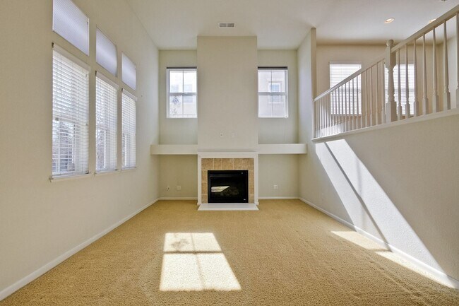 Building Photo - Wow! What a Great Home! Available Now!