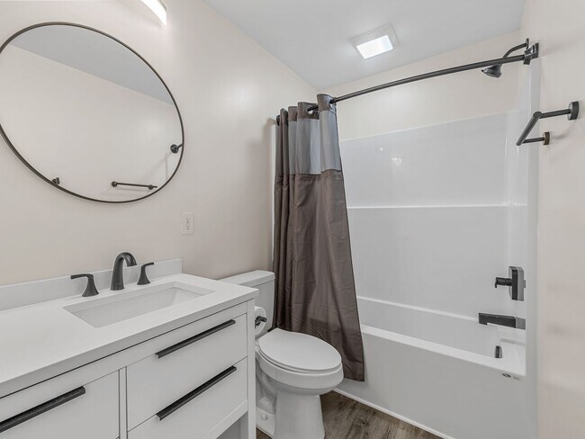 Building Photo - Charming 3 Bedroom Home in Spartanburg – Modern Upgrades & Stylish Finishes