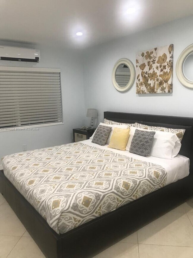 Building Photo - 7921 Abbott Ave