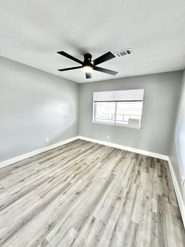 Building Photo - 726 Eglin Pkwy NE