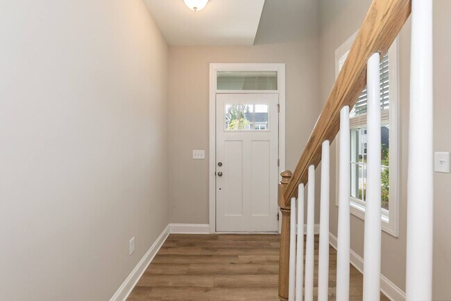 Building Photo - 1014 Greatland Rd