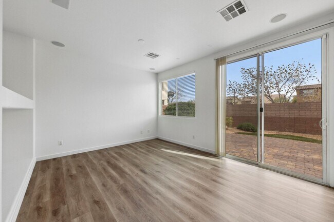 Building Photo - Beautiful Providence 3 Bedroom + Loft Home