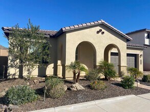 Building Photo - 7218 W Pinnacle Vista Dr