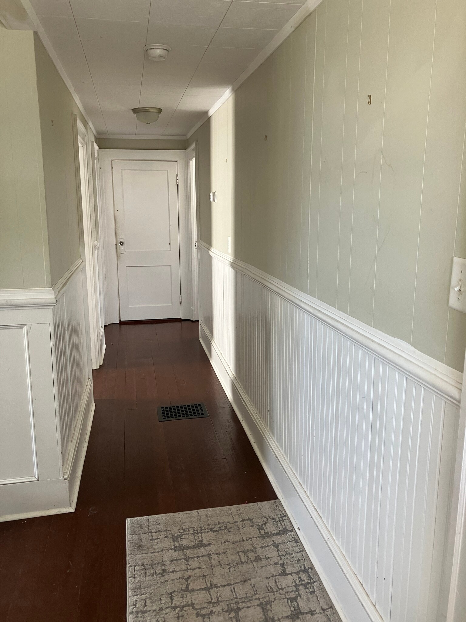 Building Photo - 5 Pine St