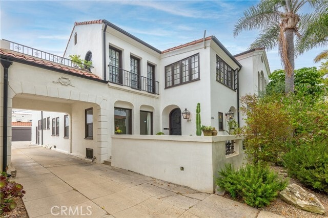 Building Photo - 156 N Orange Dr