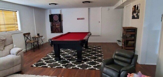 Building Photo - 105 Adams Ct