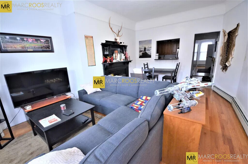 Building Photo - 521 Beacon St