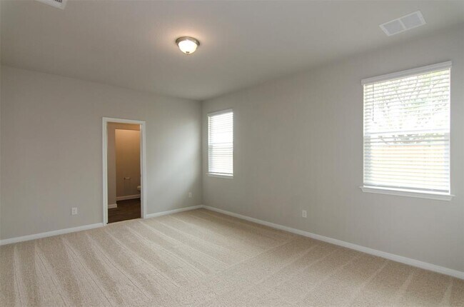 Building Photo - 392 Fall Aster Dr